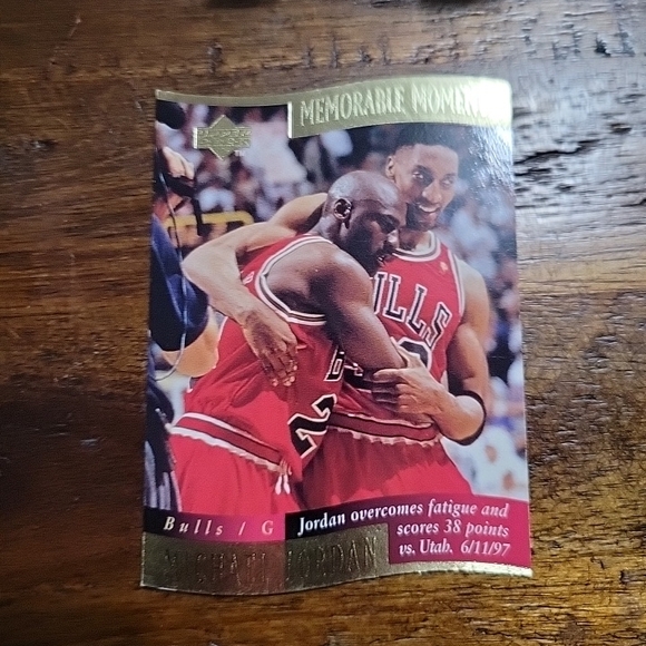 1998-99 Upper Deck Michael Jordan Memorable Moments Chicago Bulls #1 HOF - Picture 3 of 4